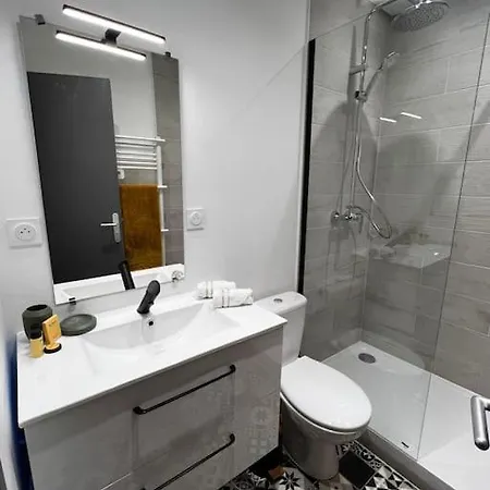 Savane - Appart Tout Equipe Et Renove Apartman
