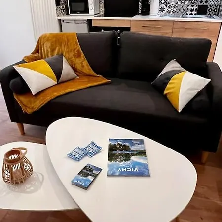 Apartment Savane - Appart. Tout Equipe Renove, Avec Terrasse Vichy