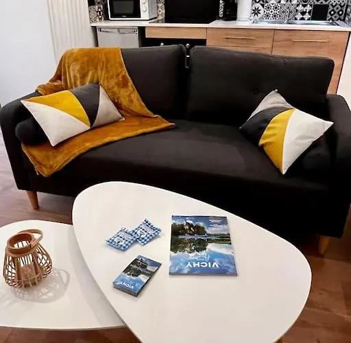 Appartement Savane - Appart. équipé Rénové, Avec Terrasse Vichy