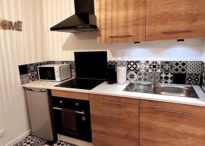 Savane - Appart. équipé Rénové, Avec Terrasse *